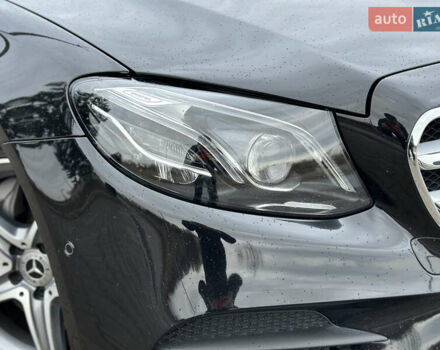 Чорний Мерседес Е-Клас, об'ємом двигуна 1.95 л та пробігом 112 тис. км за 38400 $, фото 2 на Automoto.ua