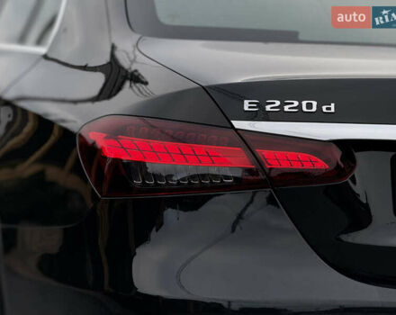 Черный Мерседес Е-Класс, объемом двигателя 2 л и пробегом 78 тыс. км за 50000 $, фото 76 на Automoto.ua