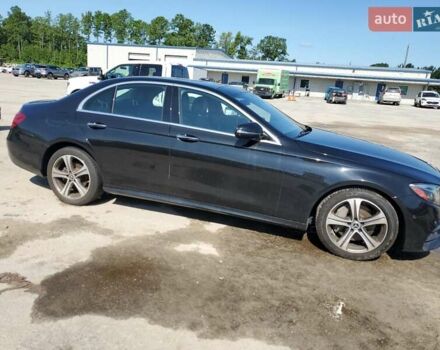 Чорний Мерседес Е-Клас, об'ємом двигуна 2 л та пробігом 107 тис. км за 9000 $, фото 3 на Automoto.ua