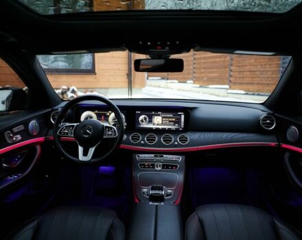 Черный Мерседес Е-Класс, объемом двигателя 2 л и пробегом 64 тыс. км за 45000 $, фото 14 на Automoto.ua