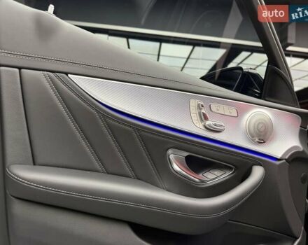 Черный Мерседес Е-Класс, объемом двигателя 4 л и пробегом 47 тыс. км за 113900 $, фото 25 на Automoto.ua