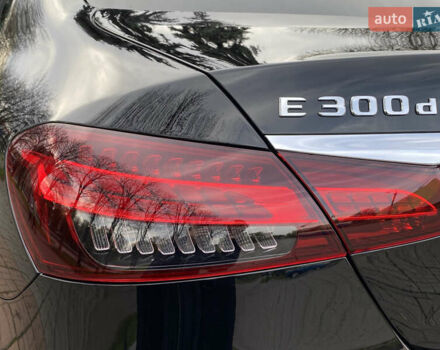 Черный Мерседес Е-Класс, объемом двигателя 2 л и пробегом 71 тыс. км за 53700 $, фото 26 на Automoto.ua
