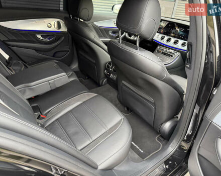 Черный Мерседес Е-Класс, объемом двигателя 4 л и пробегом 47 тыс. км за 120000 $, фото 30 на Automoto.ua