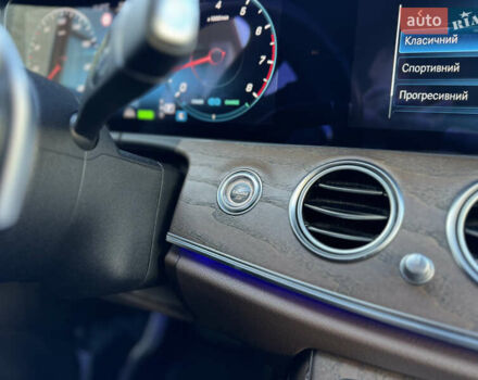 Черный Мерседес Е-Класс, объемом двигателя 2 л и пробегом 107 тыс. км за 45500 $, фото 63 на Automoto.ua