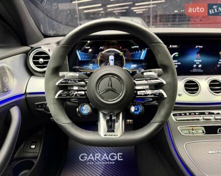 Черный Мерседес Е-Класс, объемом двигателя 4 л и пробегом 47 тыс. км за 113900 $, фото 30 на Automoto.ua