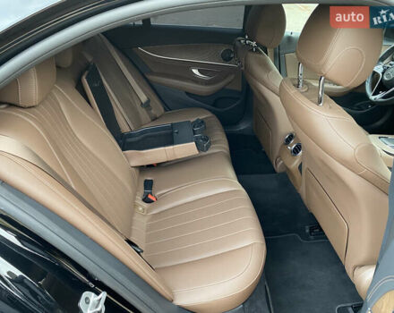 Черный Мерседес Е-Класс, объемом двигателя 2 л и пробегом 71 тыс. км за 53700 $, фото 45 на Automoto.ua