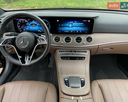 Черный Мерседес Е-Класс, объемом двигателя 2 л и пробегом 71 тыс. км за 53700 $, фото 30 на Automoto.ua