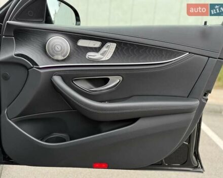 Чорний Мерседес Е-Клас, об'ємом двигуна 1.95 л та пробігом 44 тис. км за 55500 $, фото 43 на Automoto.ua