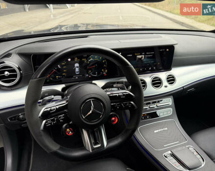 Черный Мерседес Е-Класс, объемом двигателя 4 л и пробегом 47 тыс. км за 120000 $, фото 24 на Automoto.ua