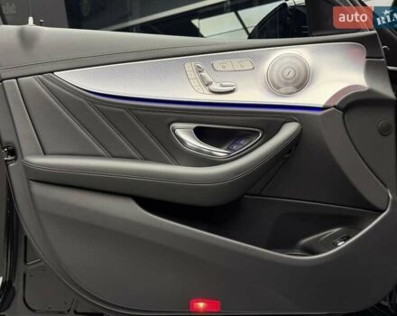 Черный Мерседес Е-Класс, объемом двигателя 4 л и пробегом 47 тыс. км за 113900 $, фото 24 на Automoto.ua