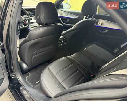 Черный Мерседес Е-Класс, объемом двигателя 4 л и пробегом 47 тыс. км за 120000 $, фото 29 на Automoto.ua