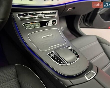Черный Мерседес Е-Класс, объемом двигателя 4 л и пробегом 47 тыс. км за 113900 $, фото 35 на Automoto.ua