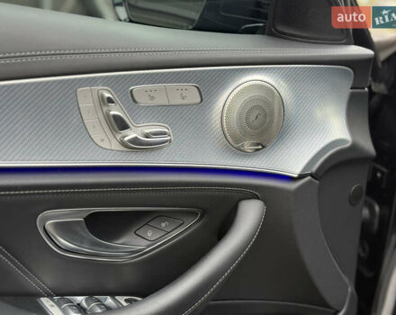 Черный Мерседес Е-Класс, объемом двигателя 4 л и пробегом 47 тыс. км за 120000 $, фото 19 на Automoto.ua