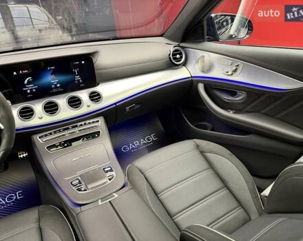 Черный Мерседес Е-Класс, объемом двигателя 4 л и пробегом 47 тыс. км за 113900 $, фото 38 на Automoto.ua