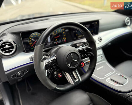 Черный Мерседес Е-Класс, объемом двигателя 4 л и пробегом 47 тыс. км за 120000 $, фото 21 на Automoto.ua