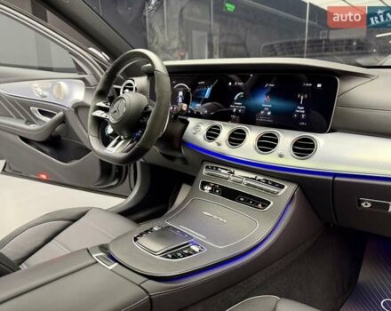 Черный Мерседес Е-Класс, объемом двигателя 4 л и пробегом 47 тыс. км за 113900 $, фото 61 на Automoto.ua