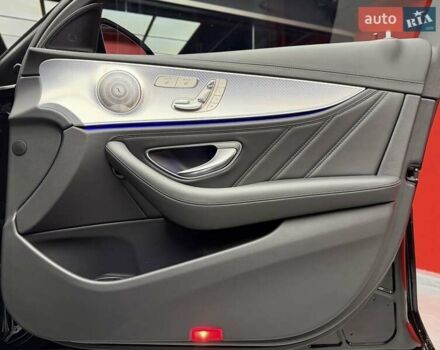 Черный Мерседес Е-Класс, объемом двигателя 4 л и пробегом 47 тыс. км за 113900 $, фото 55 на Automoto.ua