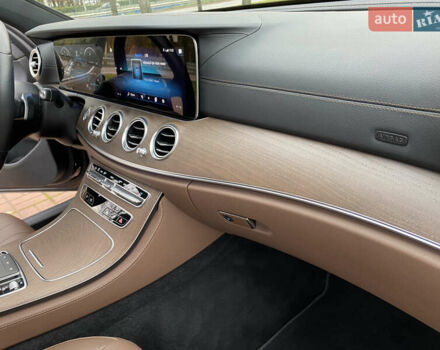 Черный Мерседес Е-Класс, объемом двигателя 2 л и пробегом 71 тыс. км за 53700 $, фото 37 на Automoto.ua