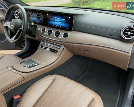 Черный Мерседес Е-Класс, объемом двигателя 2 л и пробегом 71 тыс. км за 53700 $, фото 33 на Automoto.ua