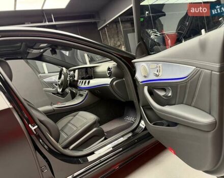 Черный Мерседес Е-Класс, объемом двигателя 4 л и пробегом 47 тыс. км за 113900 $, фото 54 на Automoto.ua