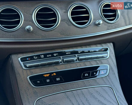 Черный Мерседес Е-Класс, объемом двигателя 2 л и пробегом 107 тыс. км за 45500 $, фото 41 на Automoto.ua