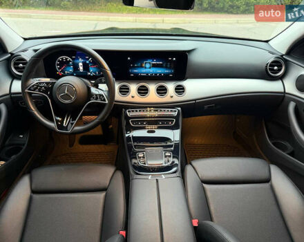 Чорний Мерседес Е-Клас, об'ємом двигуна 1.95 л та пробігом 40 тис. км за 43900 $, фото 12 на Automoto.ua