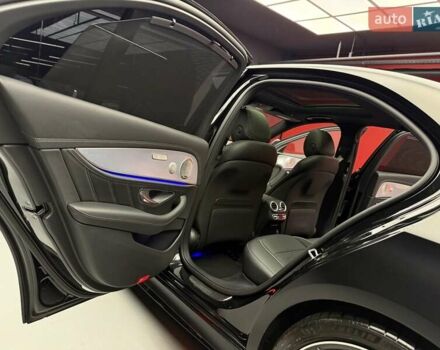 Черный Мерседес Е-Класс, объемом двигателя 4 л и пробегом 47 тыс. км за 113900 $, фото 39 на Automoto.ua