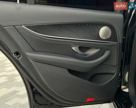 Черный Мерседес Е-Класс, объемом двигателя 2 л и пробегом 60 тыс. км за 61500 $, фото 19 на Automoto.ua
