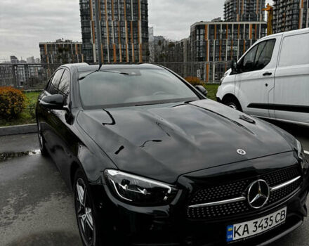 Черный Мерседес Е-Класс, объемом двигателя 2 л и пробегом 70 тыс. км за 51999 $, фото 3 на Automoto.ua