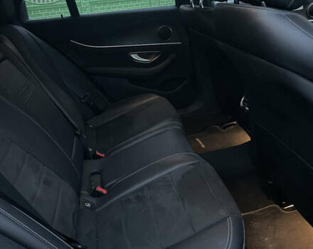 Чорний Мерседес Е-Клас, об'ємом двигуна 1.99 л та пробігом 32 тис. км за 39704 $, фото 9 на Automoto.ua