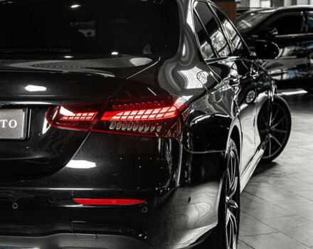 Чорний Мерседес Е-Клас, об'ємом двигуна 1.99 л та пробігом 31 тис. км за 51500 $, фото 64 на Automoto.ua