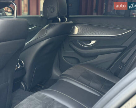 Черный Мерседес Е-Класс, объемом двигателя 2 л и пробегом 60 тыс. км за 61500 $, фото 18 на Automoto.ua