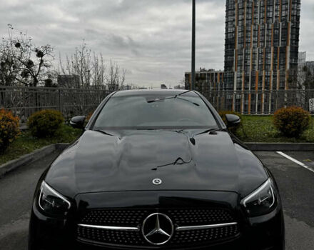 Черный Мерседес Е-Класс, объемом двигателя 2 л и пробегом 70 тыс. км за 51999 $, фото 2 на Automoto.ua