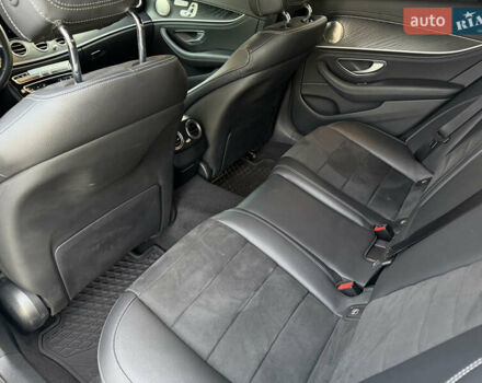 Черный Мерседес Е-Класс, объемом двигателя 2 л и пробегом 60 тыс. км за 61500 $, фото 27 на Automoto.ua