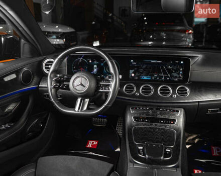 Чорний Мерседес Е-Клас, об'ємом двигуна 1.99 л та пробігом 31 тис. км за 51500 $, фото 44 на Automoto.ua