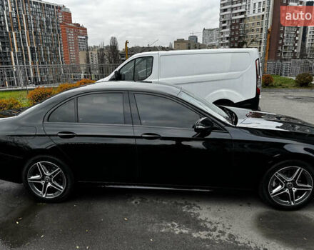 Черный Мерседес Е-Класс, объемом двигателя 2 л и пробегом 70 тыс. км за 51999 $, фото 4 на Automoto.ua