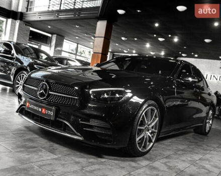 Чорний Мерседес Е-Клас, об'ємом двигуна 1.99 л та пробігом 31 тис. км за 51500 $, фото 3 на Automoto.ua