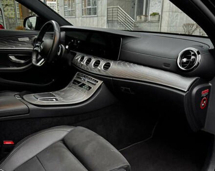 Черный Мерседес Е-Класс, объемом двигателя 2 л и пробегом 70 тыс. км за 51999 $, фото 12 на Automoto.ua