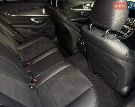 Черный Мерседес Е-Класс, объемом двигателя 2 л и пробегом 60 тыс. км за 61500 $, фото 26 на Automoto.ua