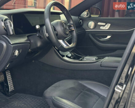 Черный Мерседес Е-Класс, объемом двигателя 2 л и пробегом 60 тыс. км за 61500 $, фото 17 на Automoto.ua