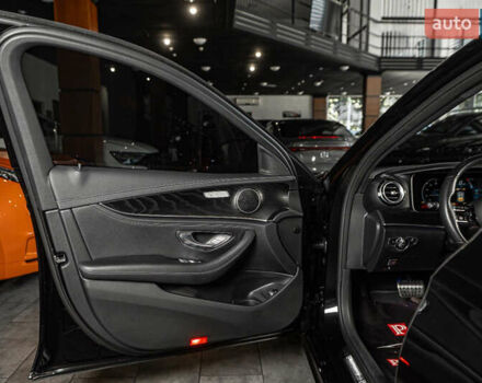 Чорний Мерседес Е-Клас, об'ємом двигуна 1.99 л та пробігом 31 тис. км за 51500 $, фото 23 на Automoto.ua