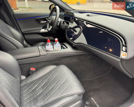 Черный Мерседес Е-Класс, объемом двигателя 2 л и пробегом 42 тыс. км за 102000 $, фото 17 на Automoto.ua