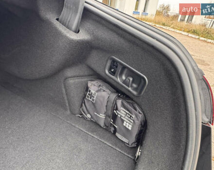 Черный Мерседес Е-Класс, объемом двигателя 2 л и пробегом 42 тыс. км за 102000 $, фото 23 на Automoto.ua