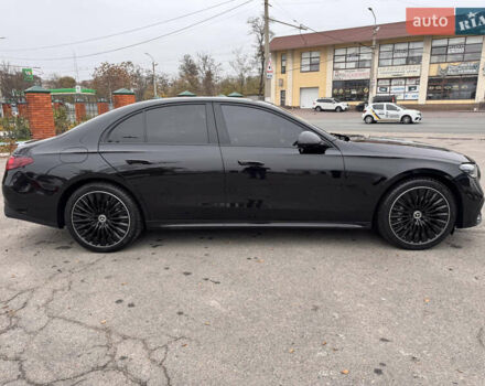 Черный Мерседес Е-Класс, объемом двигателя 2 л и пробегом 42 тыс. км за 102000 $, фото 2 на Automoto.ua