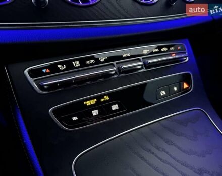 Черный Мерседес Е-Класс, объемом двигателя 1.99 л и пробегом 10 тыс. км за 58000 $, фото 40 на Automoto.ua