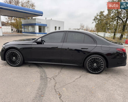 Черный Мерседес Е-Класс, объемом двигателя 2 л и пробегом 42 тыс. км за 102000 $, фото 3 на Automoto.ua