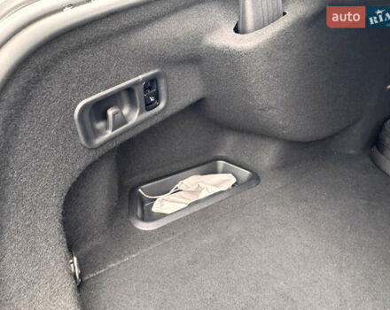 Черный Мерседес Е-Класс, объемом двигателя 2 л и пробегом 42 тыс. км за 102000 $, фото 24 на Automoto.ua