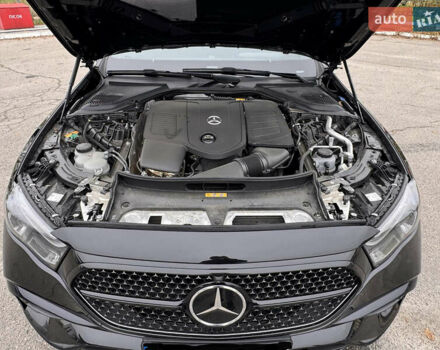 Черный Мерседес Е-Класс, объемом двигателя 2 л и пробегом 42 тыс. км за 102000 $, фото 26 на Automoto.ua