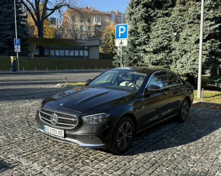 Черный Мерседес Е-Класс, объемом двигателя 2 л и пробегом 74 тыс. км за 54000 $, фото 2 на Automoto.ua