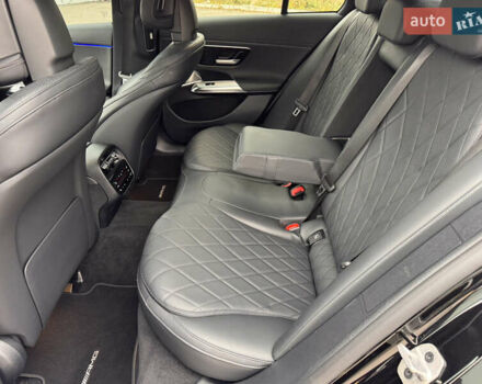 Черный Мерседес Е-Класс, объемом двигателя 2 л и пробегом 42 тыс. км за 102000 $, фото 5 на Automoto.ua